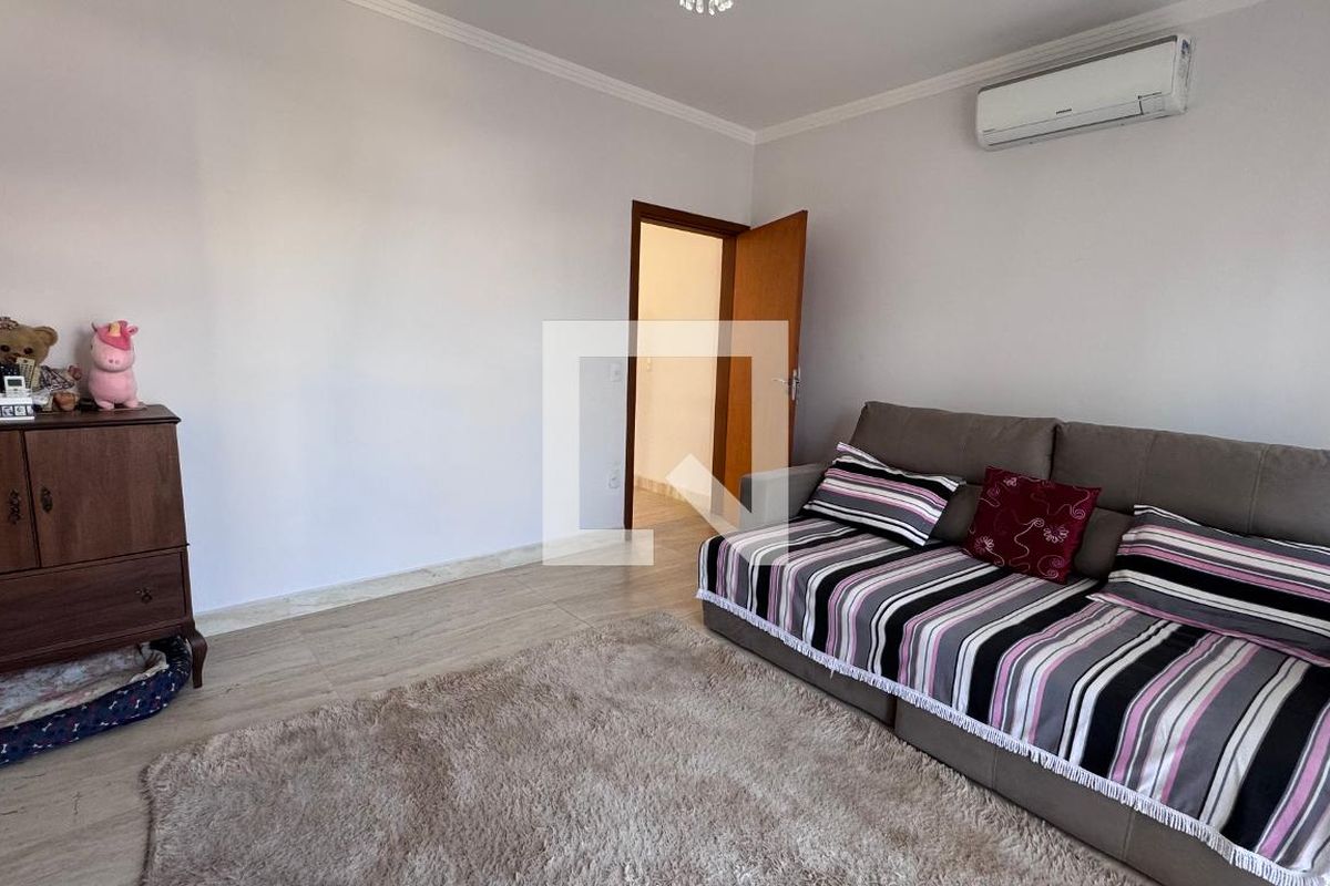 Casa à Venda - Swiss Park, 4 Quartos,  311 m2 em , Campinas - sp | SoloBR