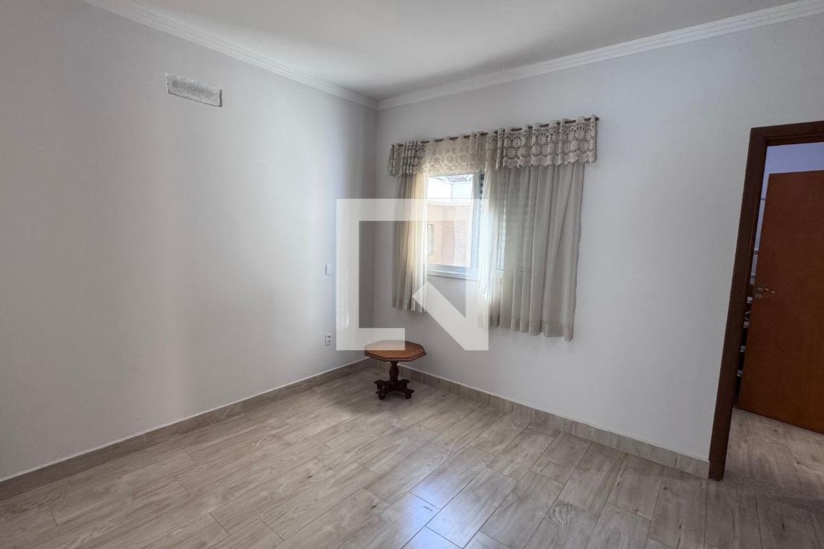 Casa à Venda - Swiss Park, 4 Quartos,  311 m2 em , Campinas - sp | SoloBR