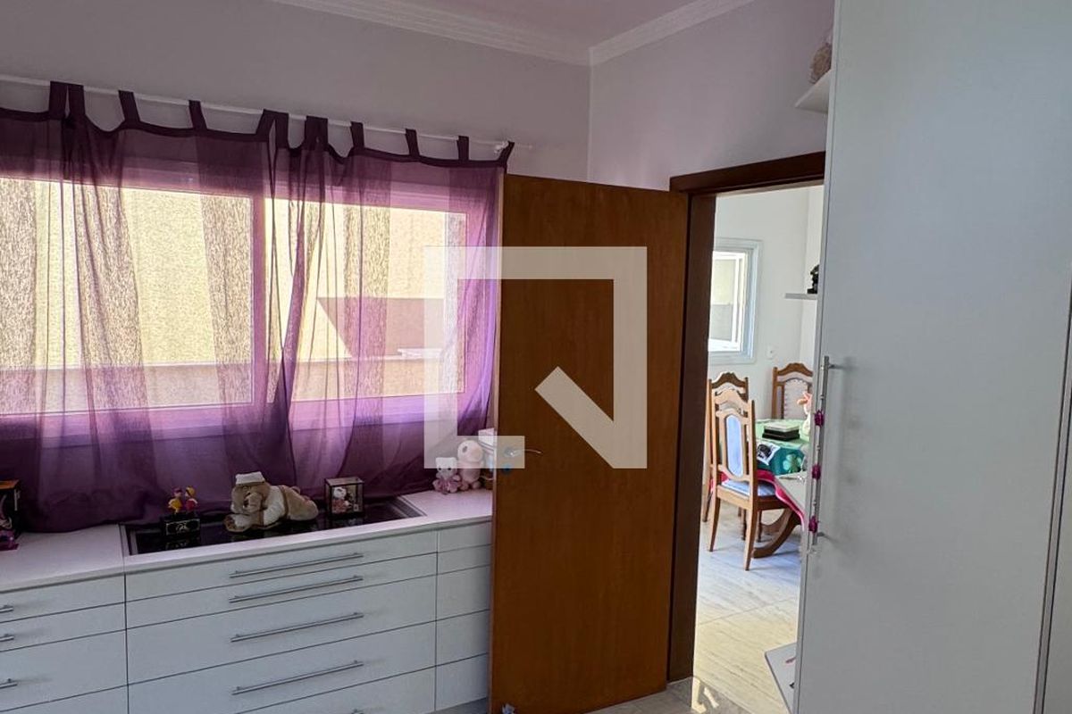 Casa à Venda - Swiss Park, 4 Quartos,  311 m2 em , Campinas - sp | SoloBR