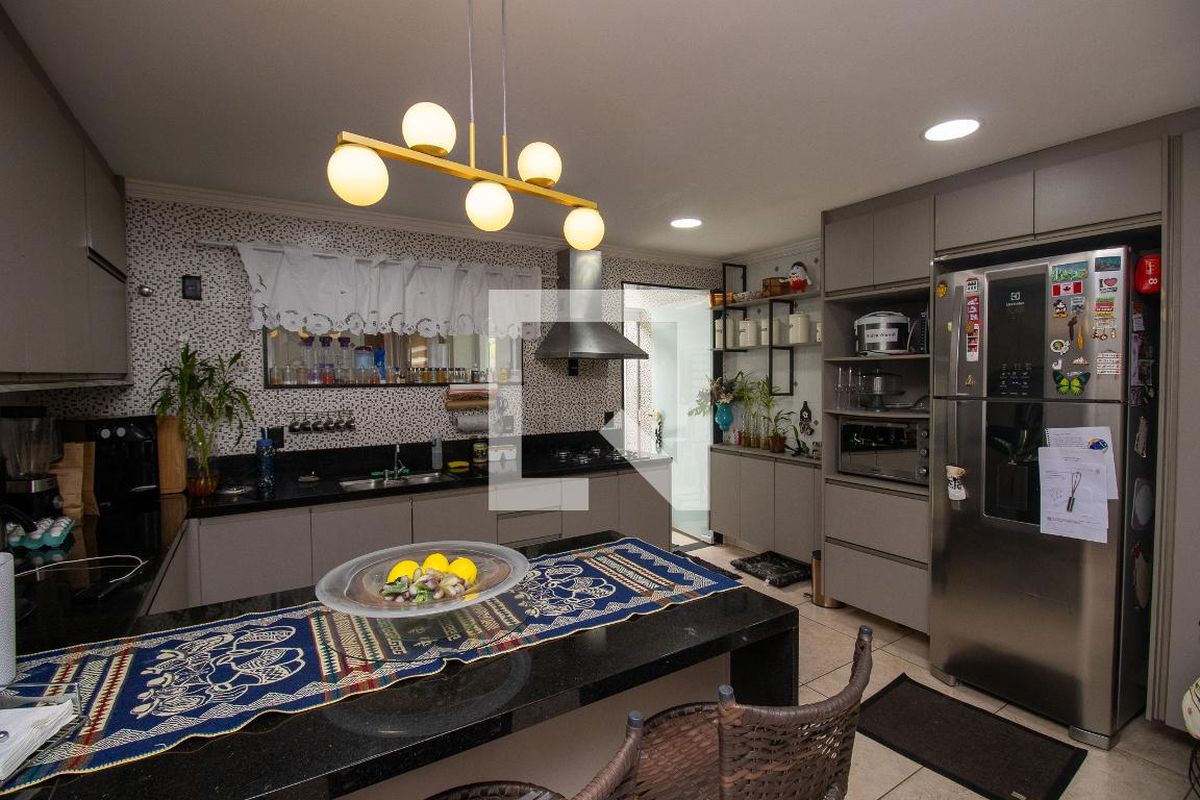 Casa, 3 quartos, 240 m² - Foto 76