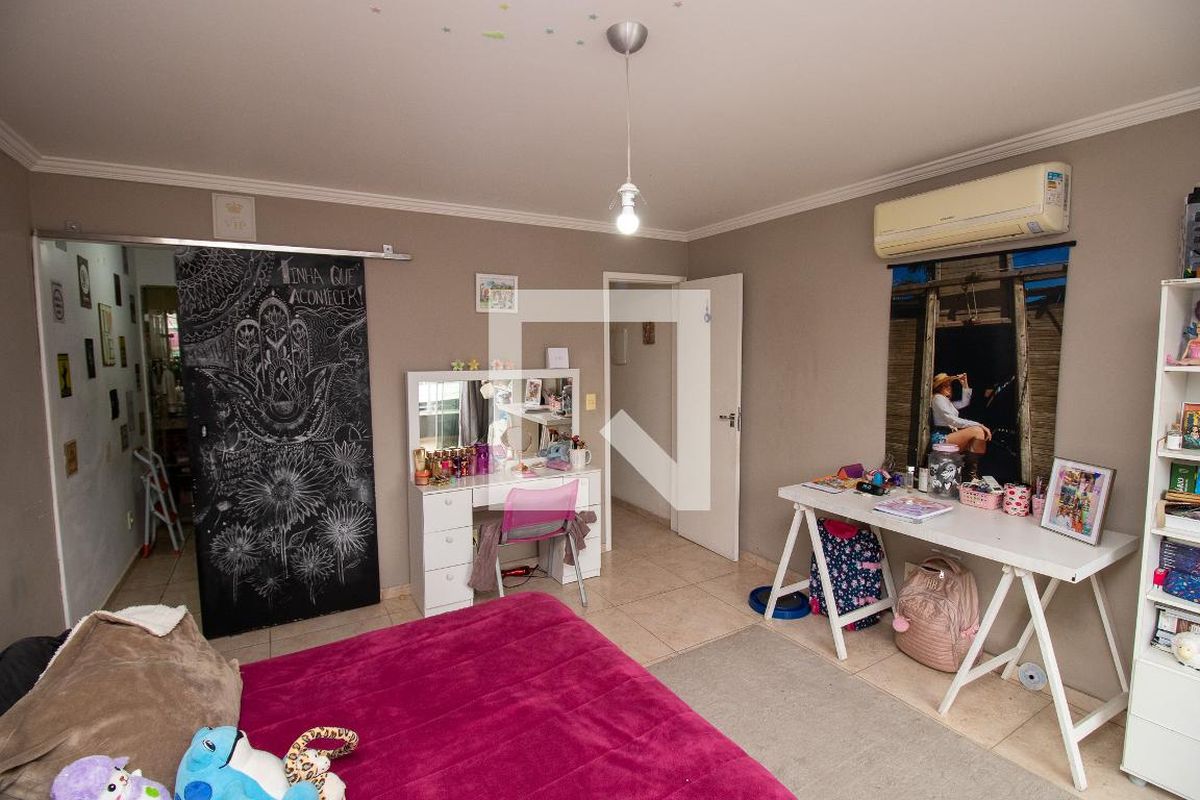 Casa, 3 quartos, 240 m² - Foto 38