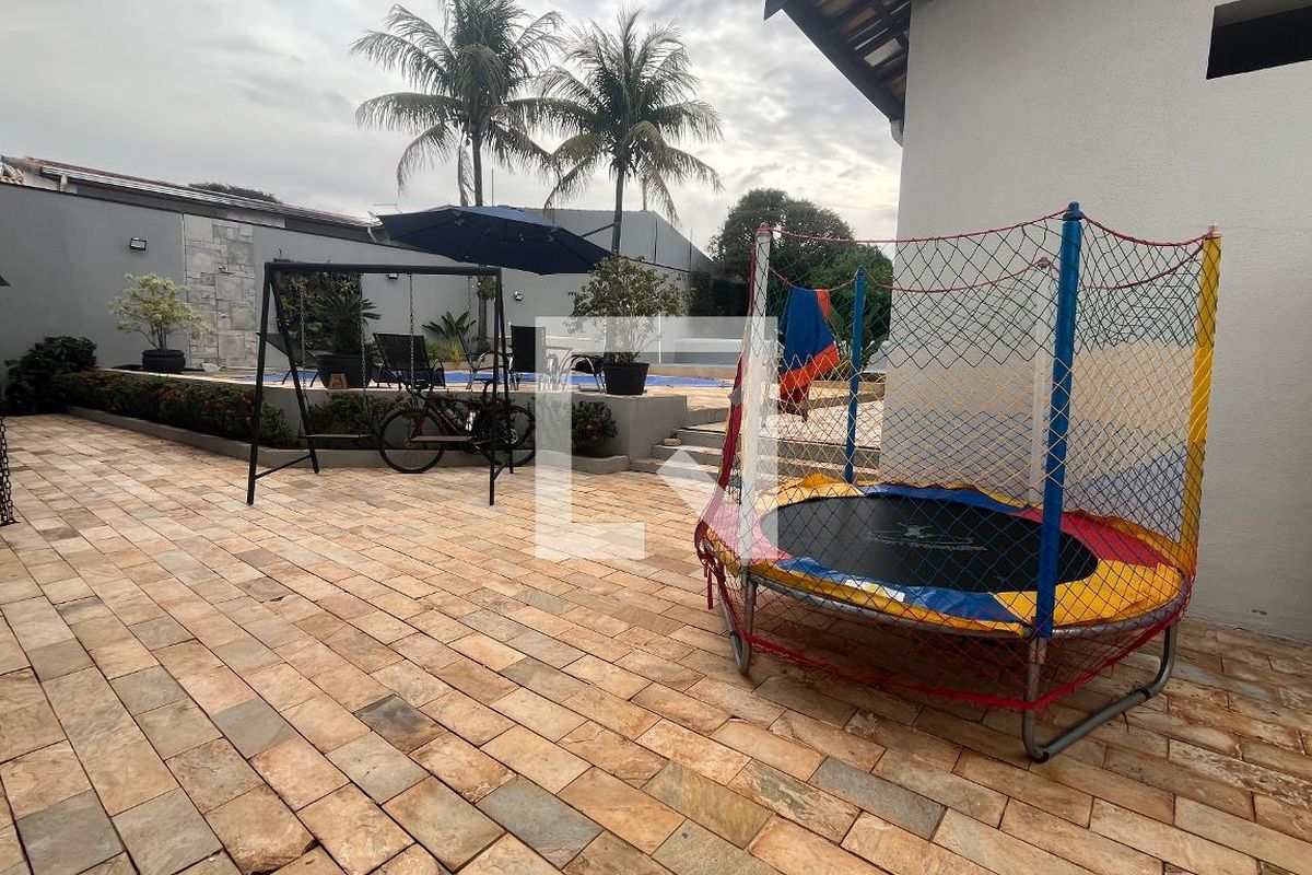 Casa à Venda - Mansões Santo Antônio, 5 Quartos,  1000 m2 em , Campinas - sp | SoloBR
