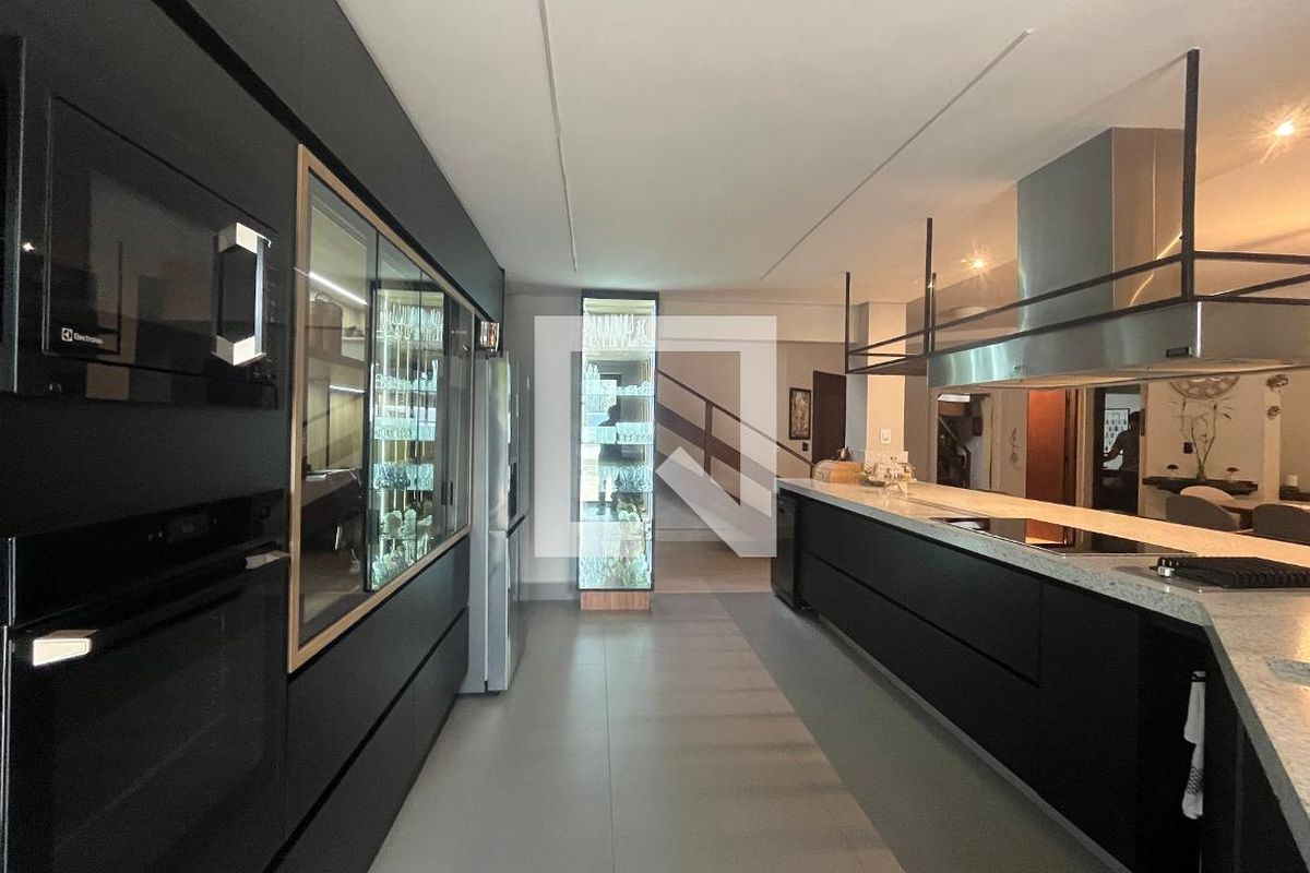Casa à Venda - Mansões Santo Antônio, 5 Quartos,  1000 m2 em , Campinas - sp | SoloBR