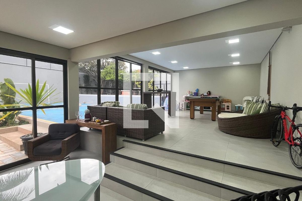 Casa à Venda - Mansões Santo Antônio, 5 Quartos,  1000 m2 em , Campinas - sp | SoloBR
