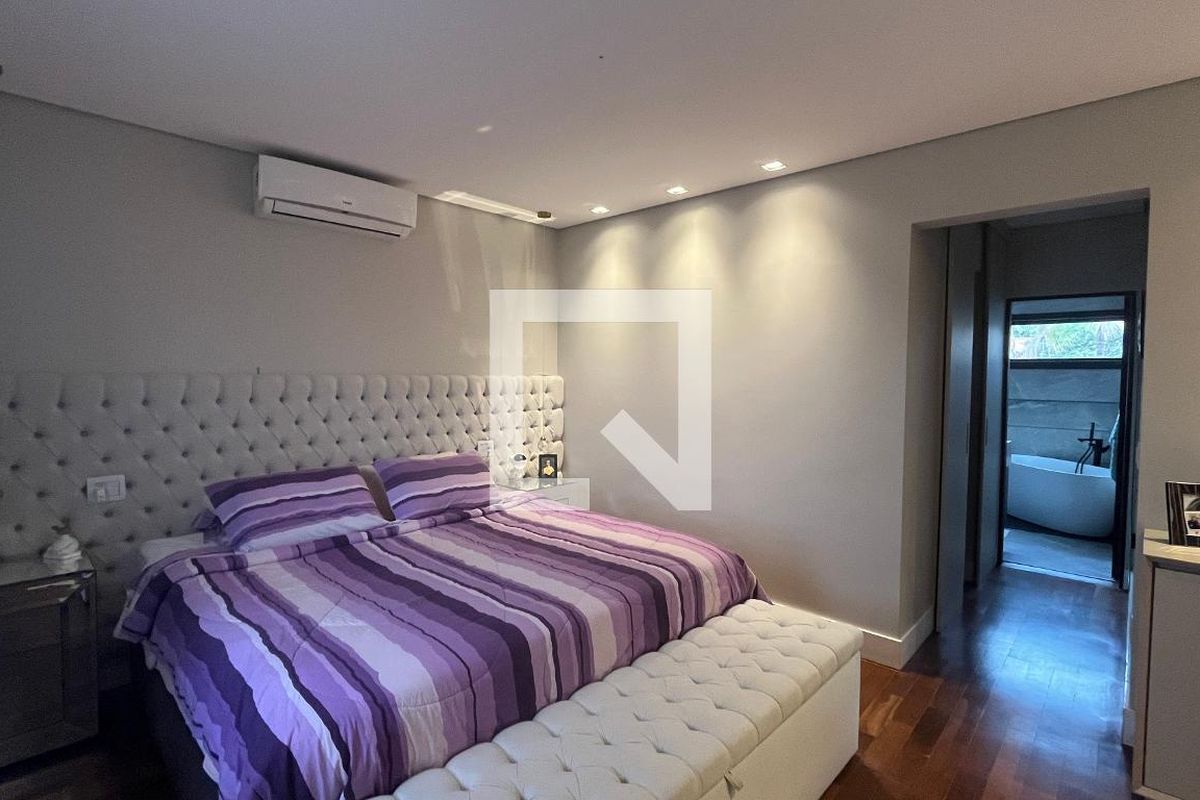 Casa à Venda - Mansões Santo Antônio, 5 Quartos,  1000 m2 em , Campinas - sp | SoloBR