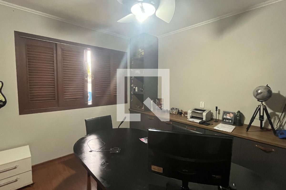 Casa à Venda - Mansões Santo Antônio, 5 Quartos,  1000 m2 em , Campinas - sp | SoloBR