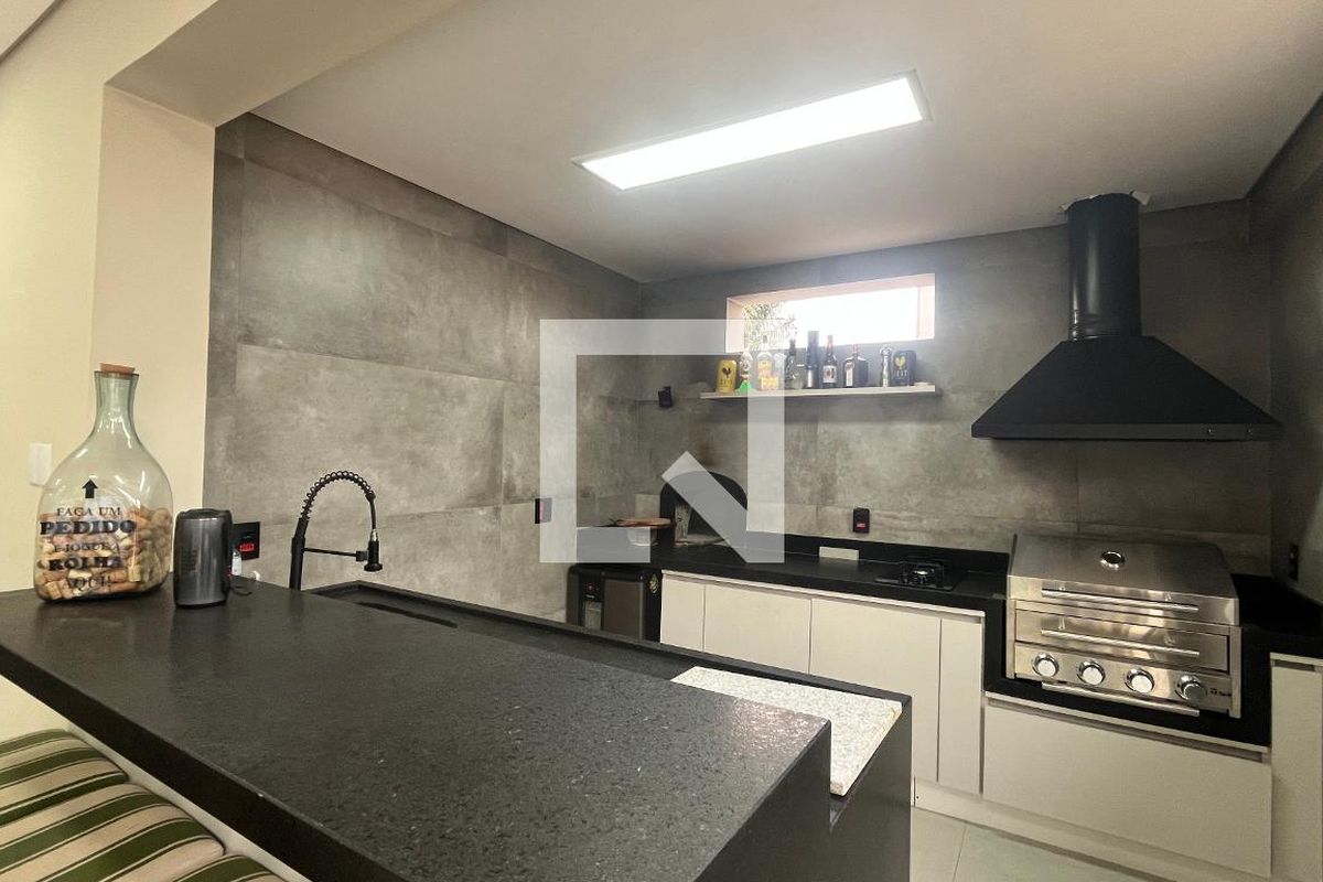 Casa à Venda - Mansões Santo Antônio, 5 Quartos,  1000 m2 em , Campinas - sp | SoloBR