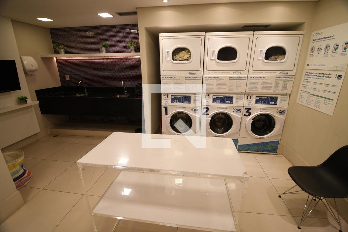 Apartamento à Venda - Bosque, 1 Quarto,  49 m2 em , Campinas - sp | SoloBR