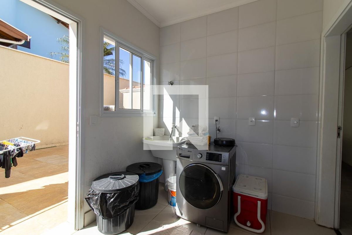 Casa à Venda - Jardim Santana, 4 Quartos,  450 m2 em , Campinas - sp | SoloBR