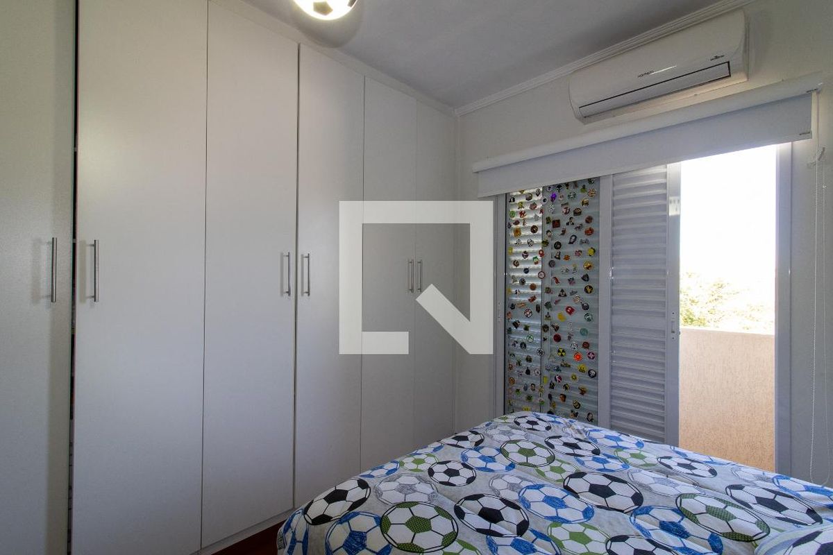 Casa à Venda - Jardim Santana, 4 Quartos,  450 m2 em , Campinas - sp | SoloBR