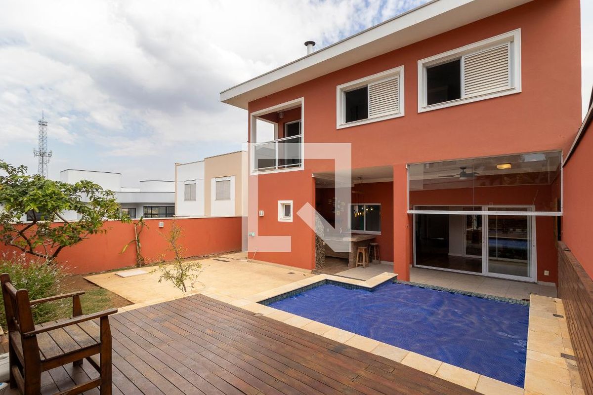 Casa à Venda - Swiss Park, 3 Quartos,  234 m2 em , Campinas - sp | SoloBR
