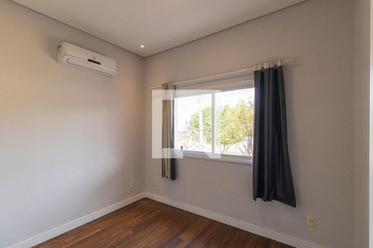 Casa à Venda - Swiss Park, 3 Quartos,  234 m2 em , Campinas - sp | SoloBR