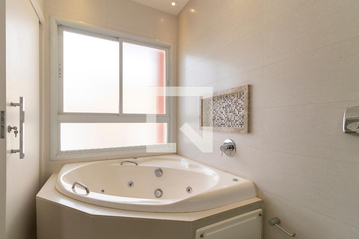 Casa à Venda - Swiss Park, 3 Quartos,  234 m2 em , Campinas - sp | SoloBR