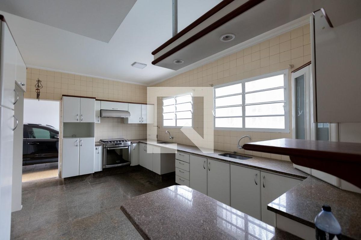 Casa à Venda - Mansões Santo Antônio, 6 Quartos,  500 m2 em , Campinas - sp | SoloBR