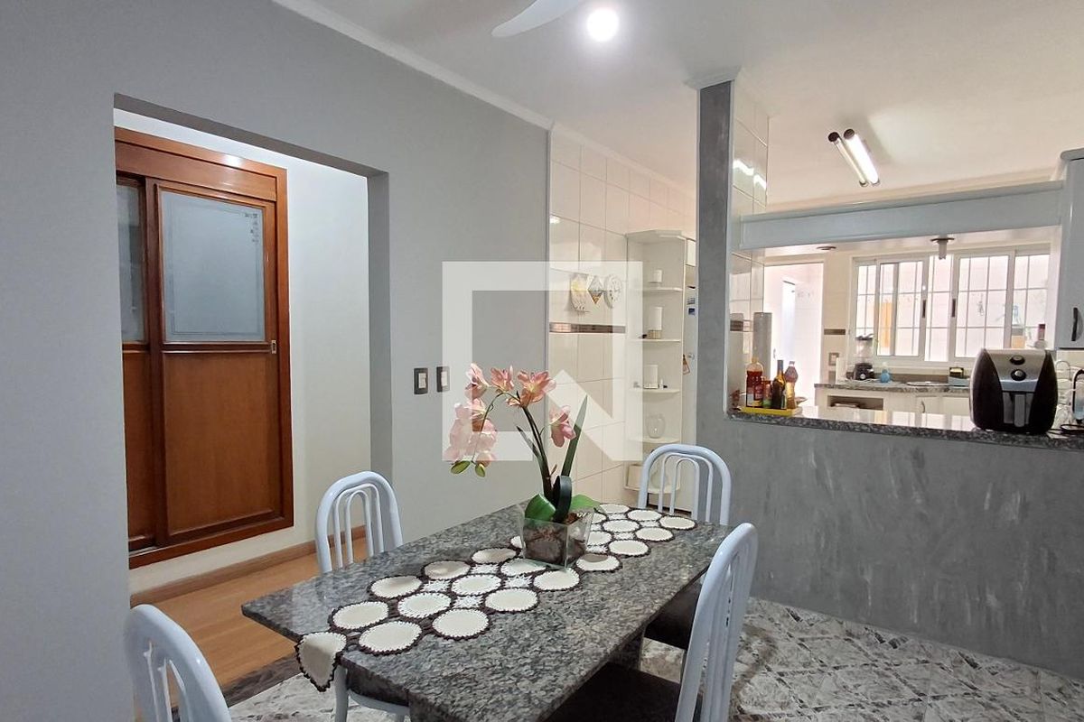 Casa à Venda - Mansões Santo Antônio, 4 Quartos,  315 m2 em , Campinas - sp | SoloBR