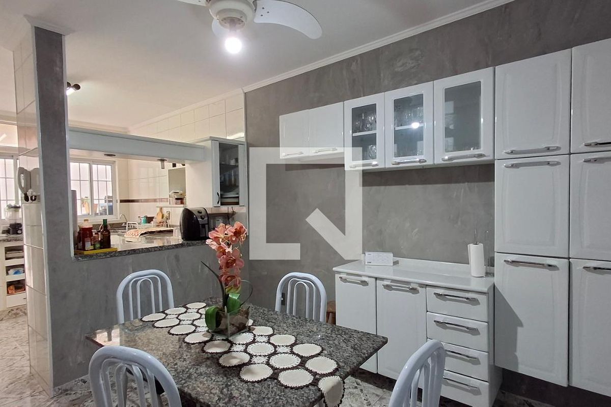 Casa à Venda - Mansões Santo Antônio, 4 Quartos,  315 m2 em , Campinas - sp | SoloBR
