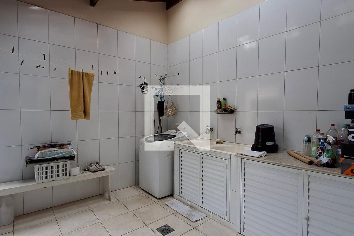 Casa à Venda - Mansões Santo Antônio, 4 Quartos,  315 m2 em , Campinas - sp | SoloBR