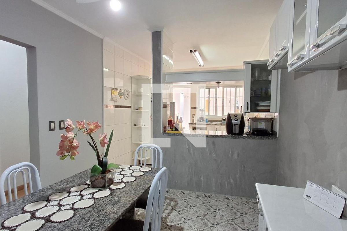 Casa à Venda - Mansões Santo Antônio, 4 Quartos,  315 m2 em , Campinas - sp | SoloBR