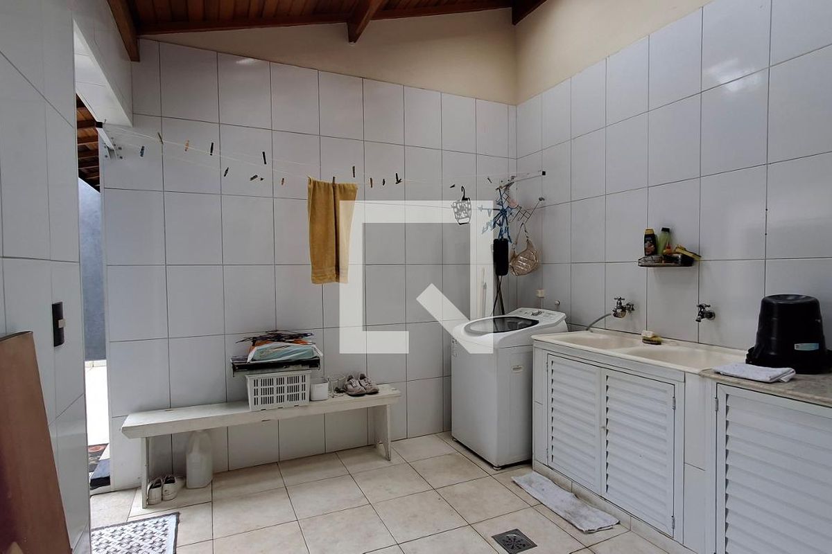 Casa à Venda - Mansões Santo Antônio, 4 Quartos,  315 m2 em , Campinas - sp | SoloBR
