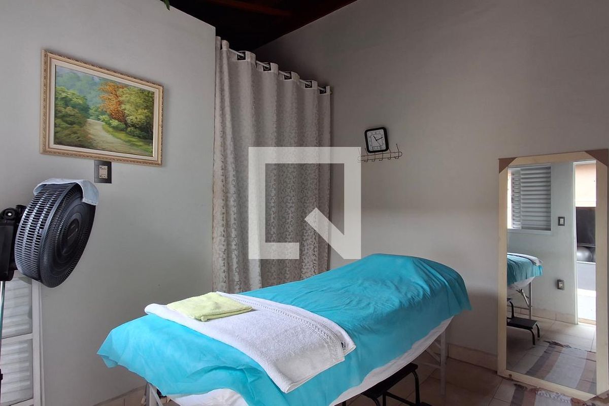 Casa à Venda - Mansões Santo Antônio, 4 Quartos,  315 m2 em , Campinas - sp | SoloBR