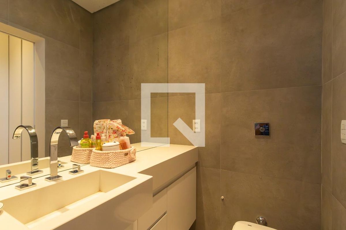 Casa à Venda - Swiss Park, 3 Quartos,  280 m2 em , Campinas - sp | SoloBR