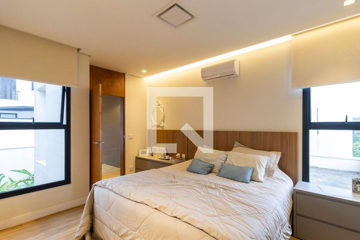Casa à Venda - Swiss Park, 3 Quartos,  280 m2 em , Campinas - sp | SoloBR