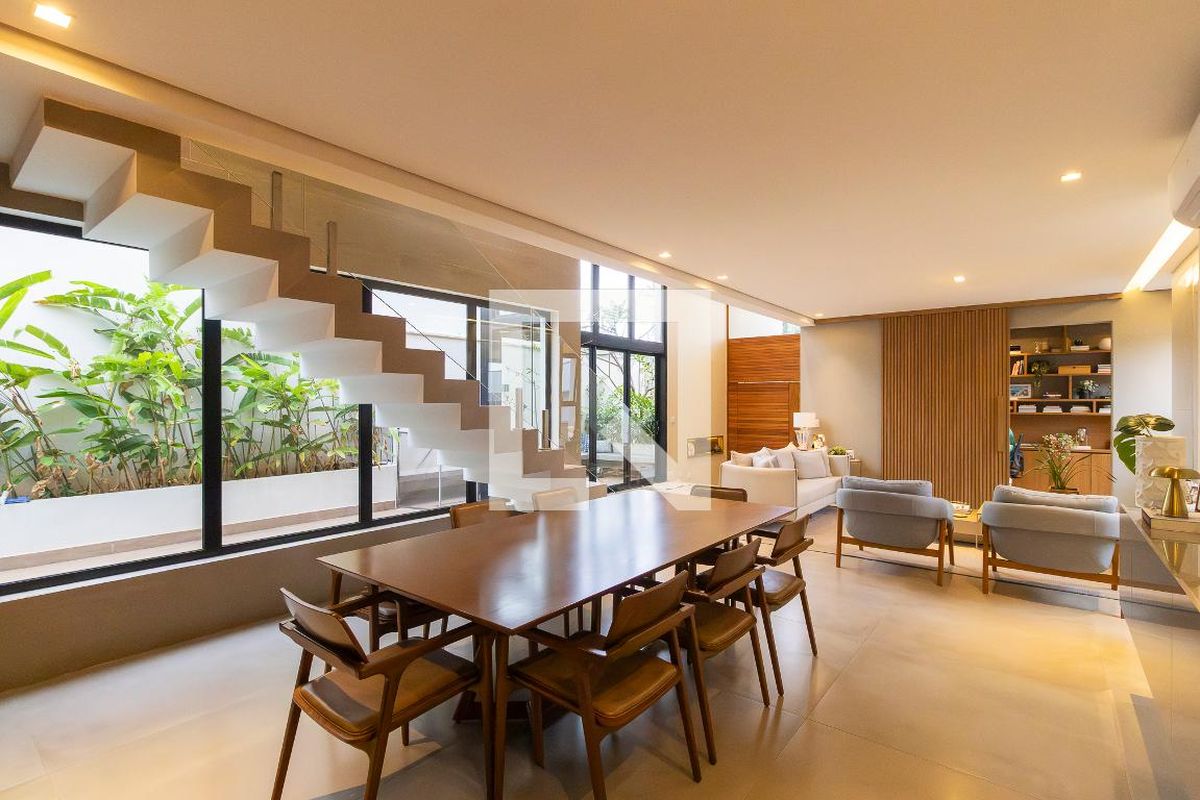 Casa à Venda - Swiss Park, 3 Quartos,  280 m2 em , Campinas - sp | SoloBR