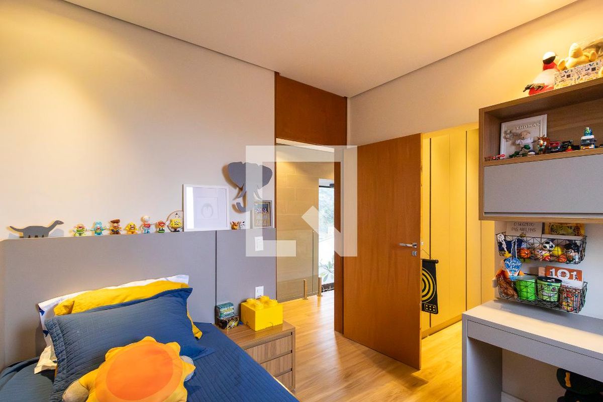 Casa à Venda - Swiss Park, 3 Quartos,  280 m2 em , Campinas - sp | SoloBR