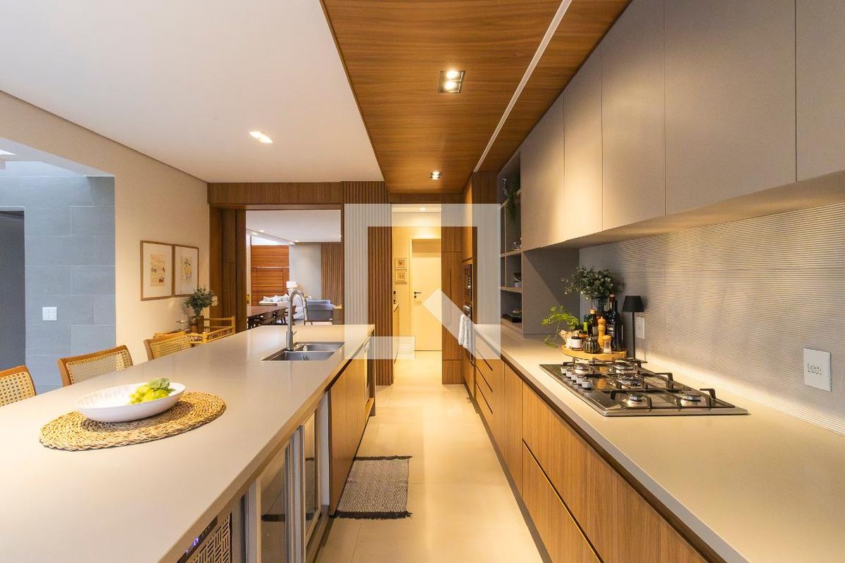 Casa à Venda - Swiss Park, 3 Quartos,  280 m2 em , Campinas - sp | SoloBR
