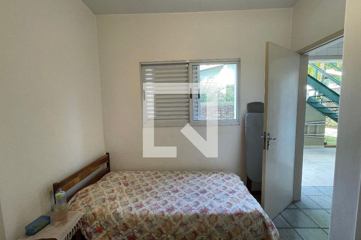 Casa, 4 quartos, 244 m² - Foto 52