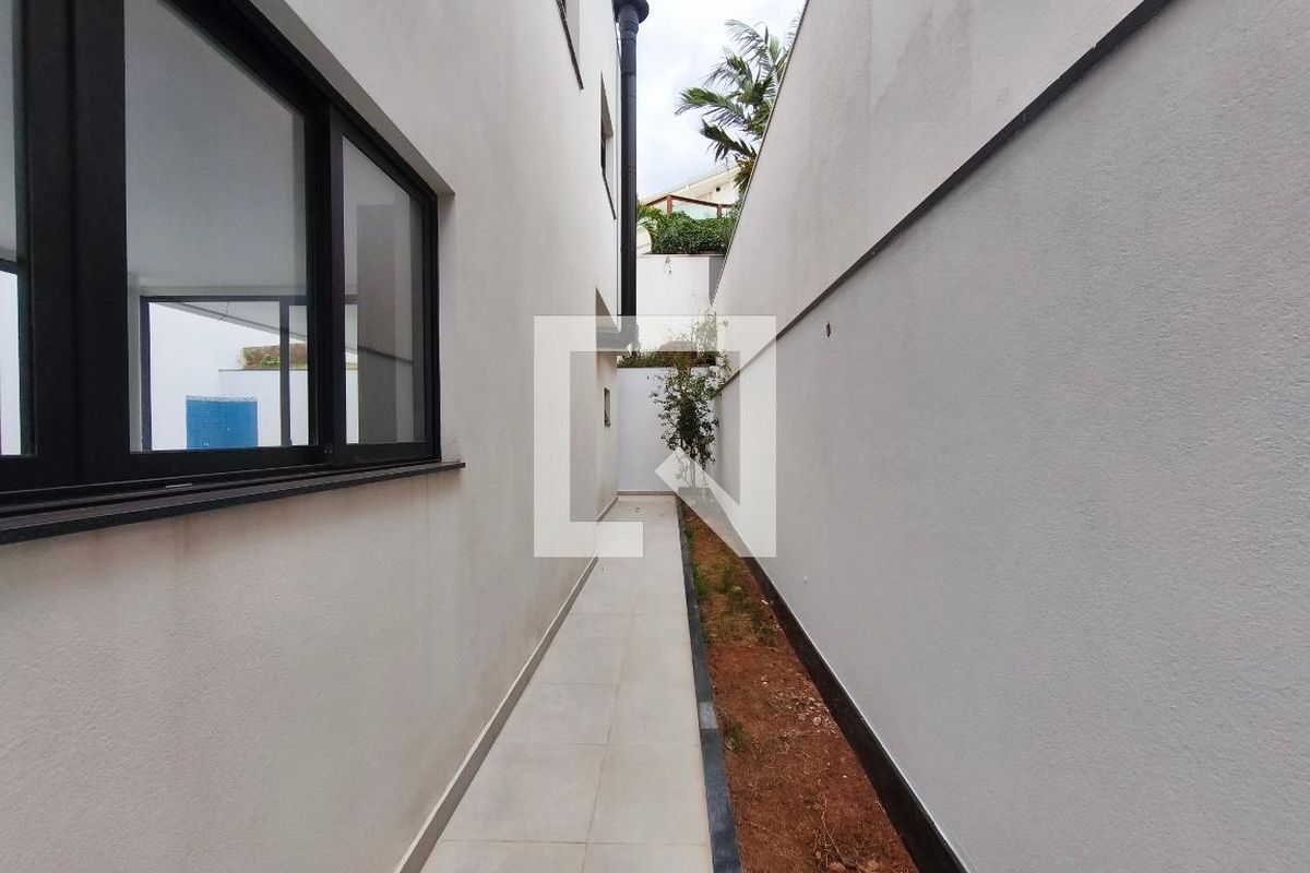 Casa à Venda - Swiss Park, 3 Quartos,  260 m2 em , Campinas - sp | SoloBR