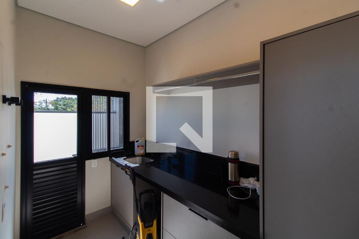 Casa à Venda - Lot. Alphaville Campinas, 4 Quartos,  411 m2 em , Campinas - sp | SoloBR