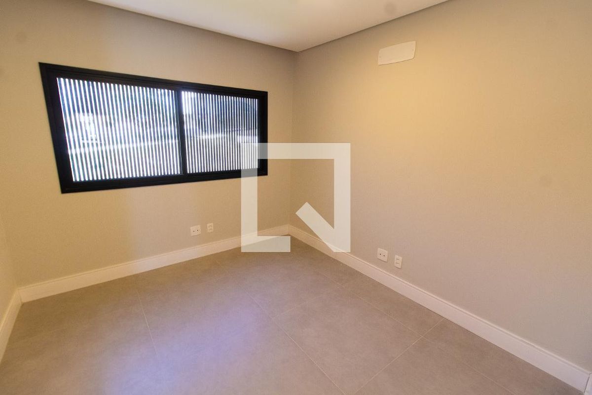 Casa à Venda - Lot. Alphaville Campinas, 4 Quartos,  411 m2 em , Campinas - sp | SoloBR