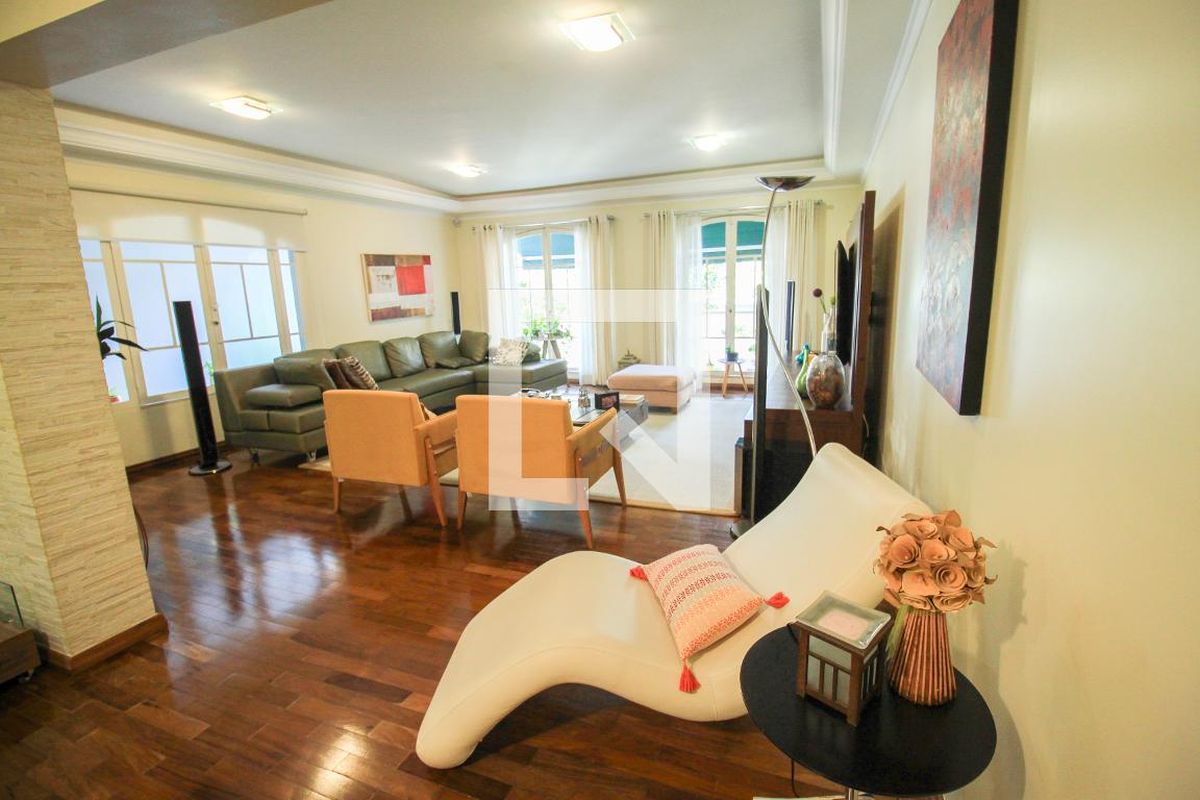 Casa, 4 quartos, 338 m² - Foto 2