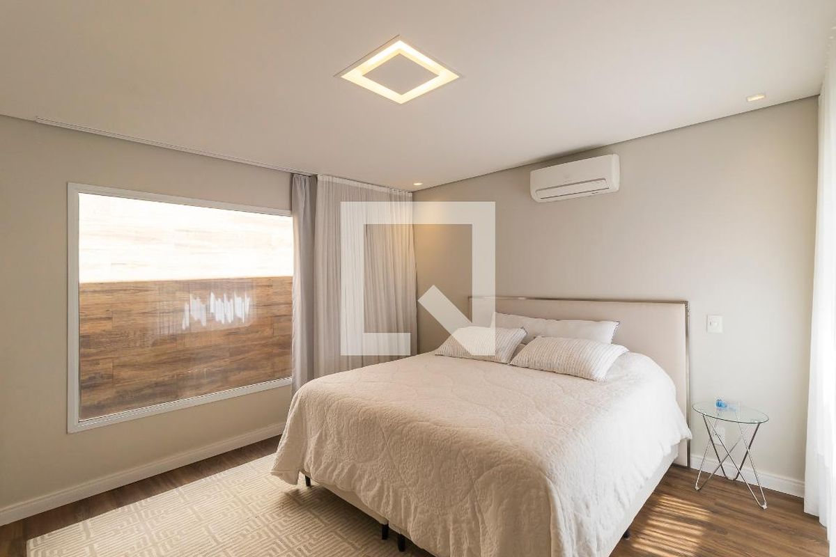 Casa à Venda - Swiss Park, 4 Quartos,  320 m2 em , Campinas - sp | SoloBR