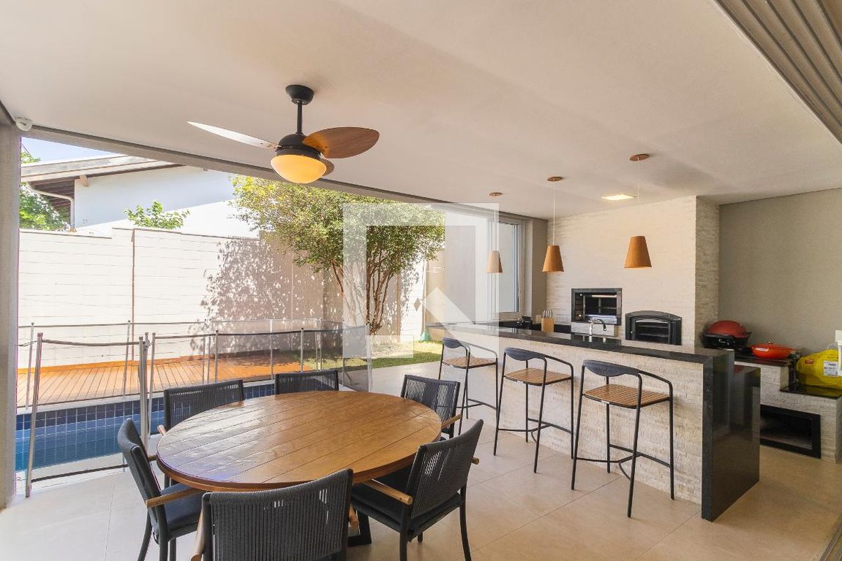 Casa à Venda - Swiss Park, 4 Quartos,  320 m2 em , Campinas - sp | SoloBR