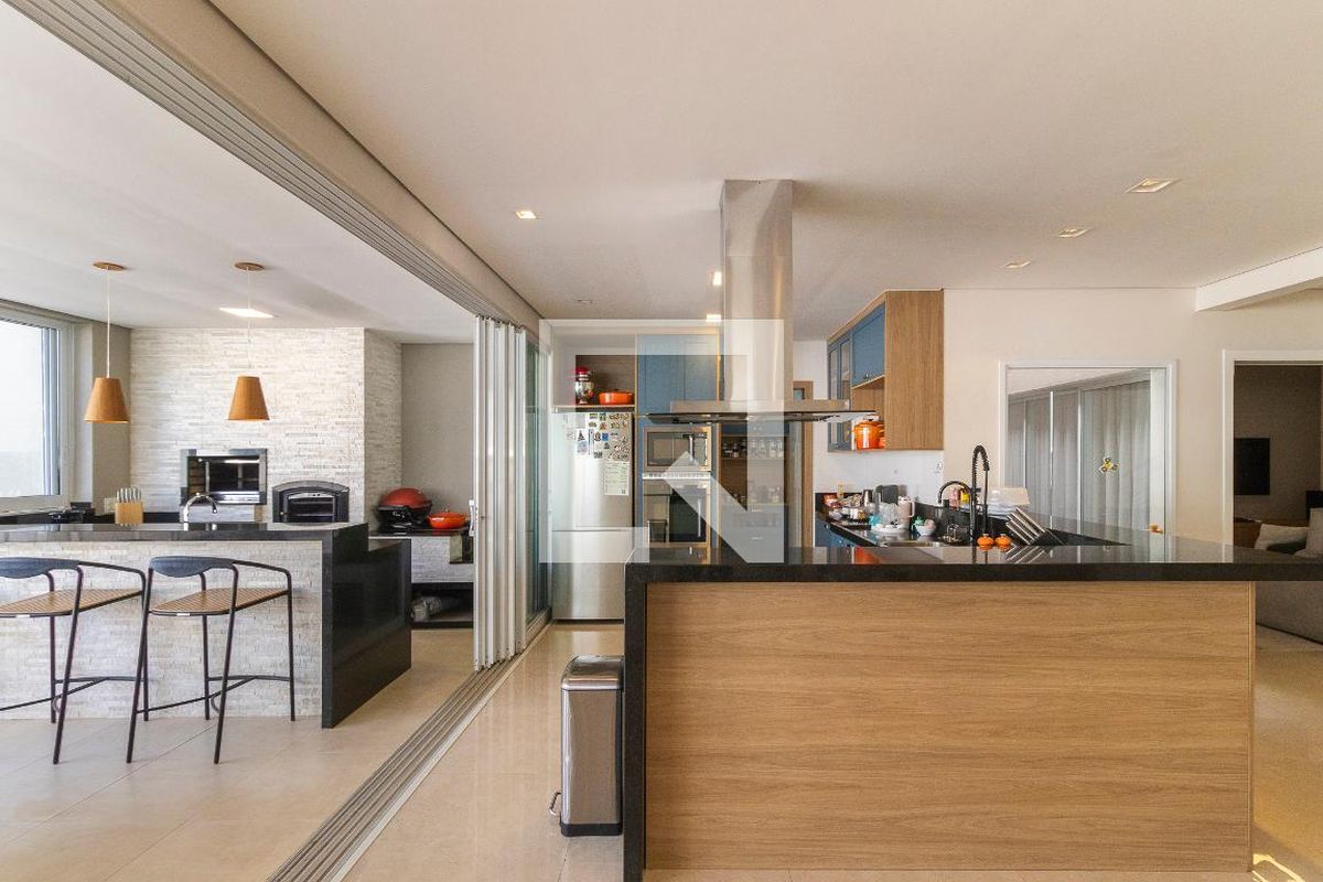 Casa à Venda - Swiss Park, 4 Quartos,  320 m2 em , Campinas - sp | SoloBR