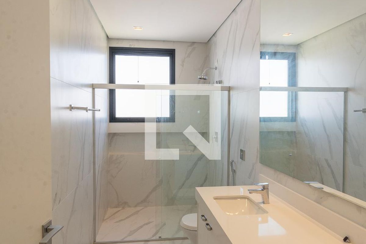 Casa à Venda - Swiss Park, 4 Quartos,  330 m2 em , Campinas - sp | SoloBR