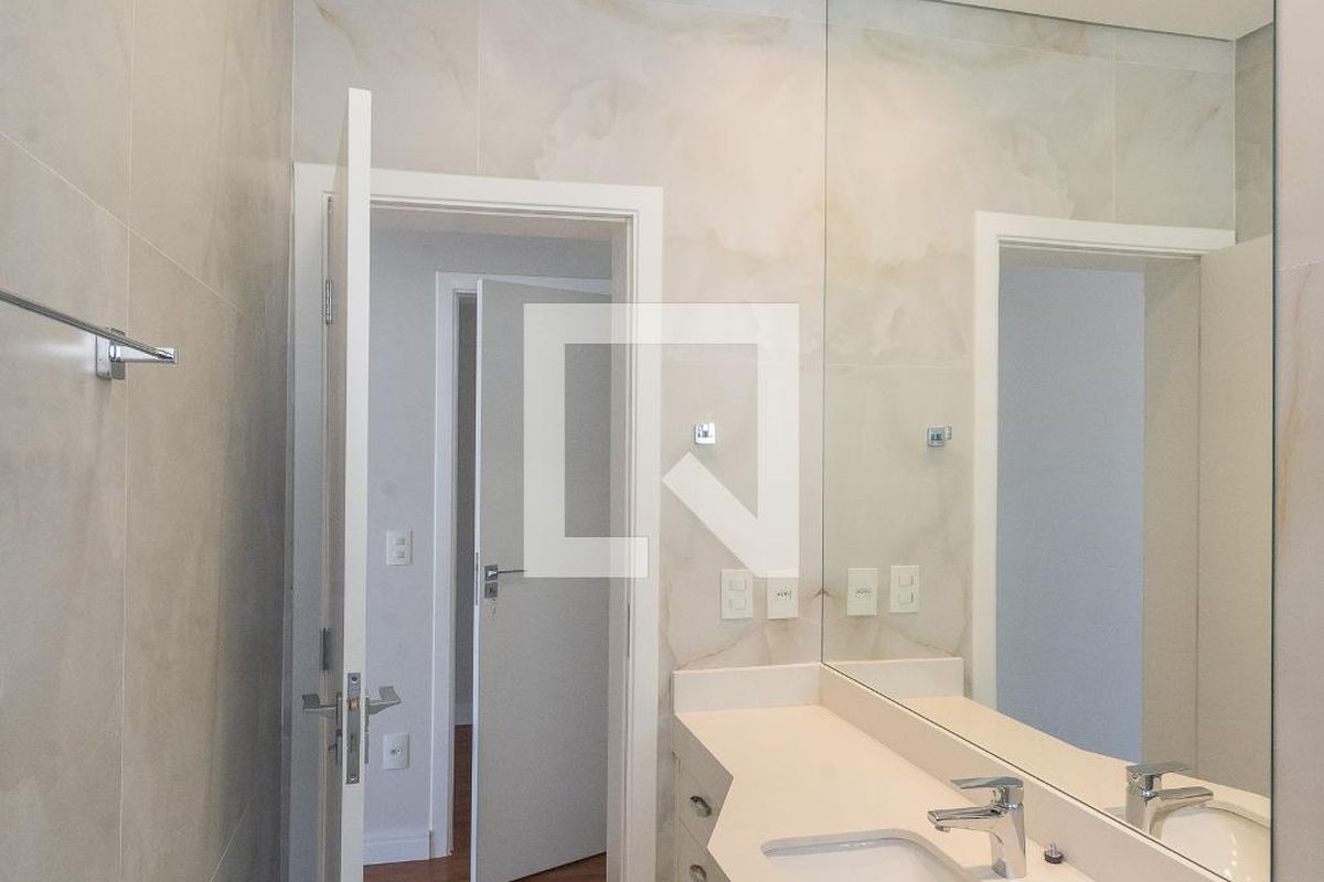 Casa à Venda - Swiss Park, 4 Quartos,  330 m2 em , Campinas - sp | SoloBR