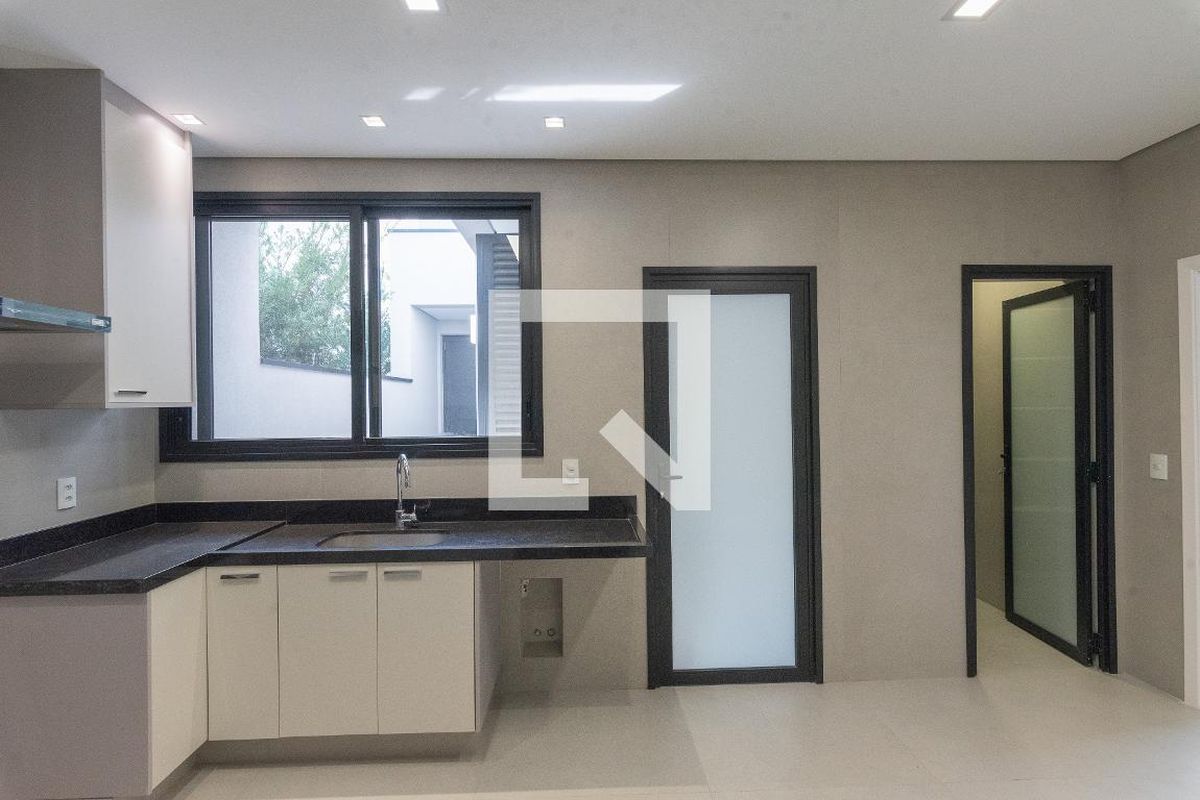 Casa à Venda - Swiss Park, 4 Quartos,  330 m2 em , Campinas - sp | SoloBR