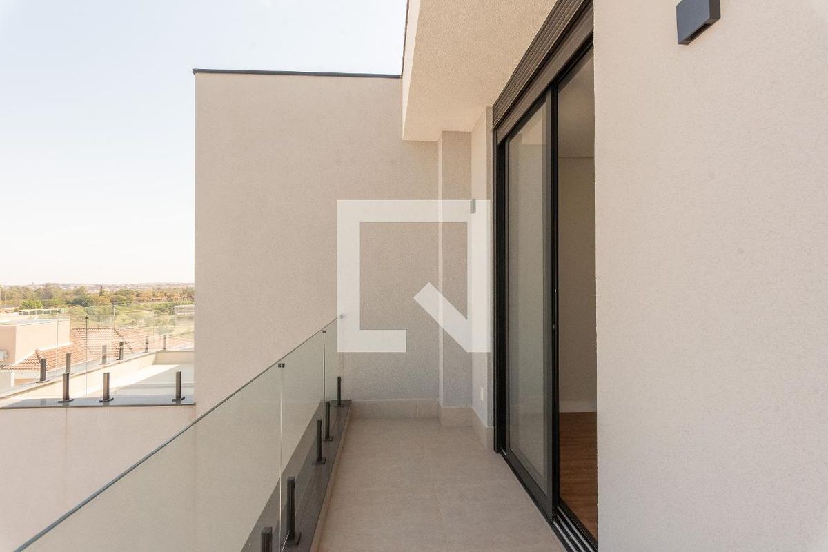 Casa à Venda - Swiss Park, 4 Quartos,  330 m2 em , Campinas - sp | SoloBR