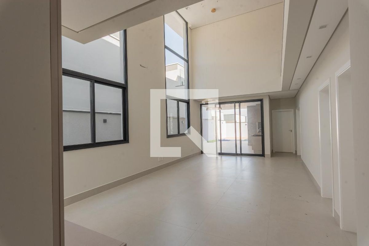 Casa à Venda - Swiss Park, 4 Quartos,  330 m2 em , Campinas - sp | SoloBR