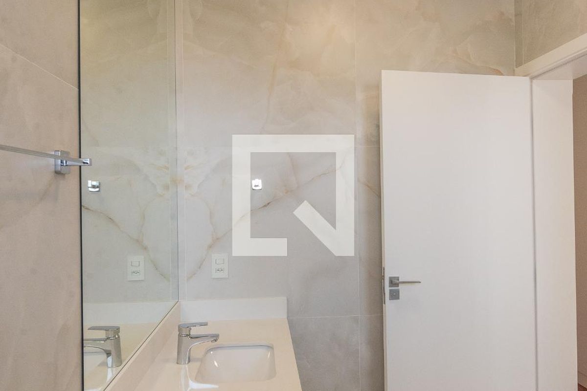 Casa à Venda - Swiss Park, 4 Quartos,  330 m2 em , Campinas - sp | SoloBR