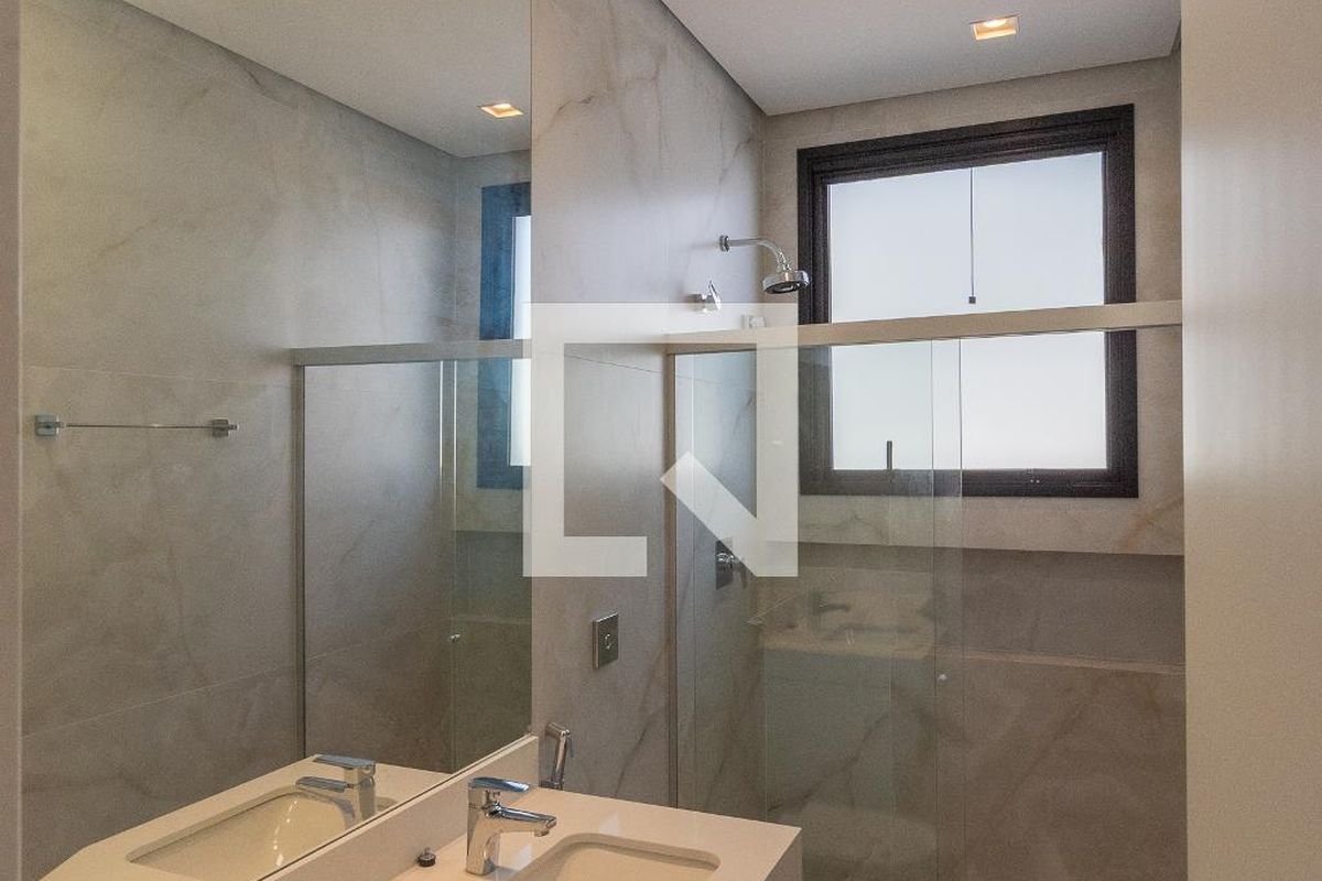 Casa à Venda - Swiss Park, 4 Quartos,  330 m2 em , Campinas - sp | SoloBR
