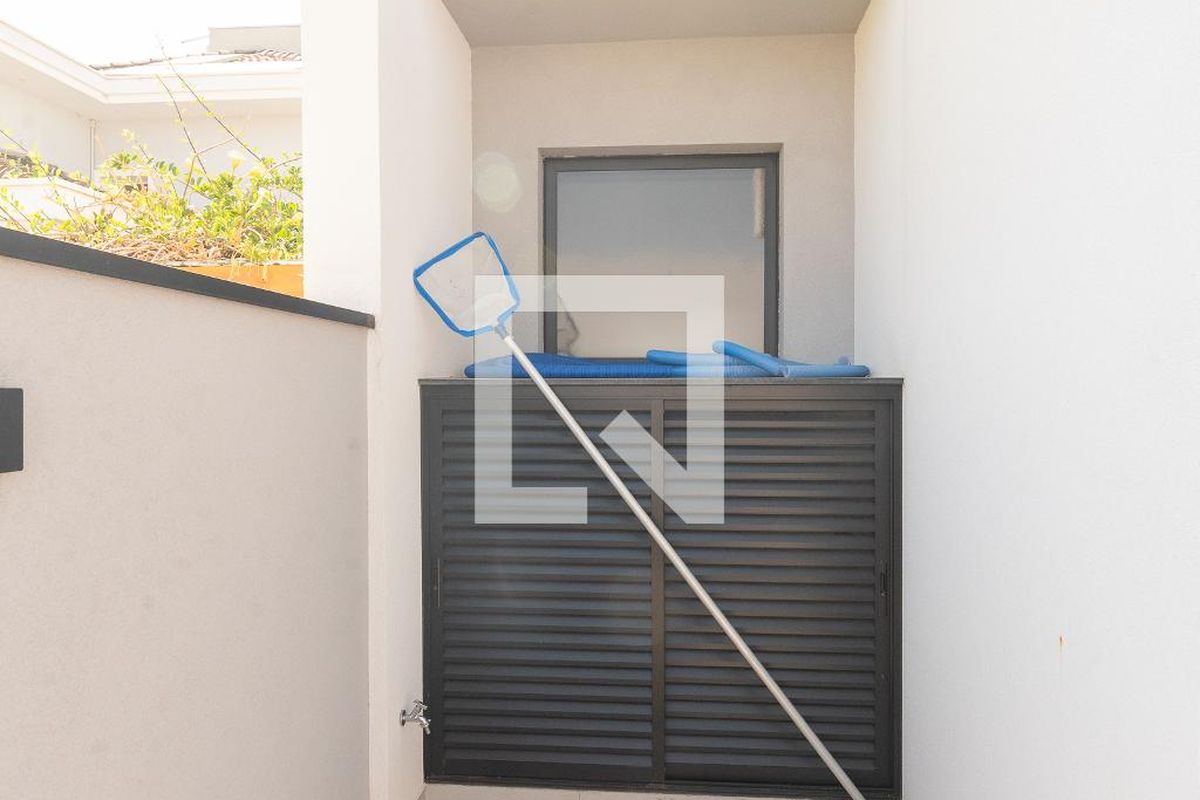 Casa à Venda - Swiss Park, 4 Quartos,  330 m2 em , Campinas - sp | SoloBR