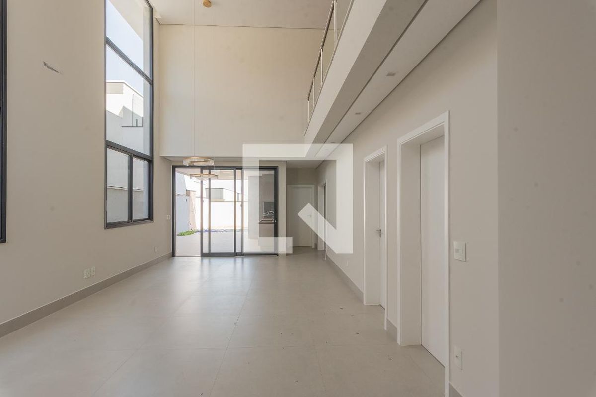 Casa à Venda - Swiss Park, 4 Quartos,  330 m2 em , Campinas - sp | SoloBR