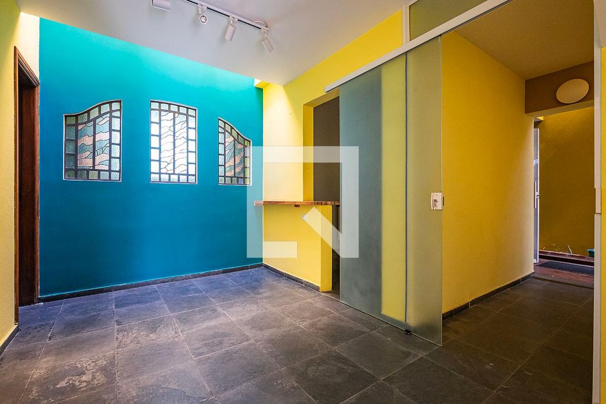 Casa, 5 quartos, 191 m² - Foto 1