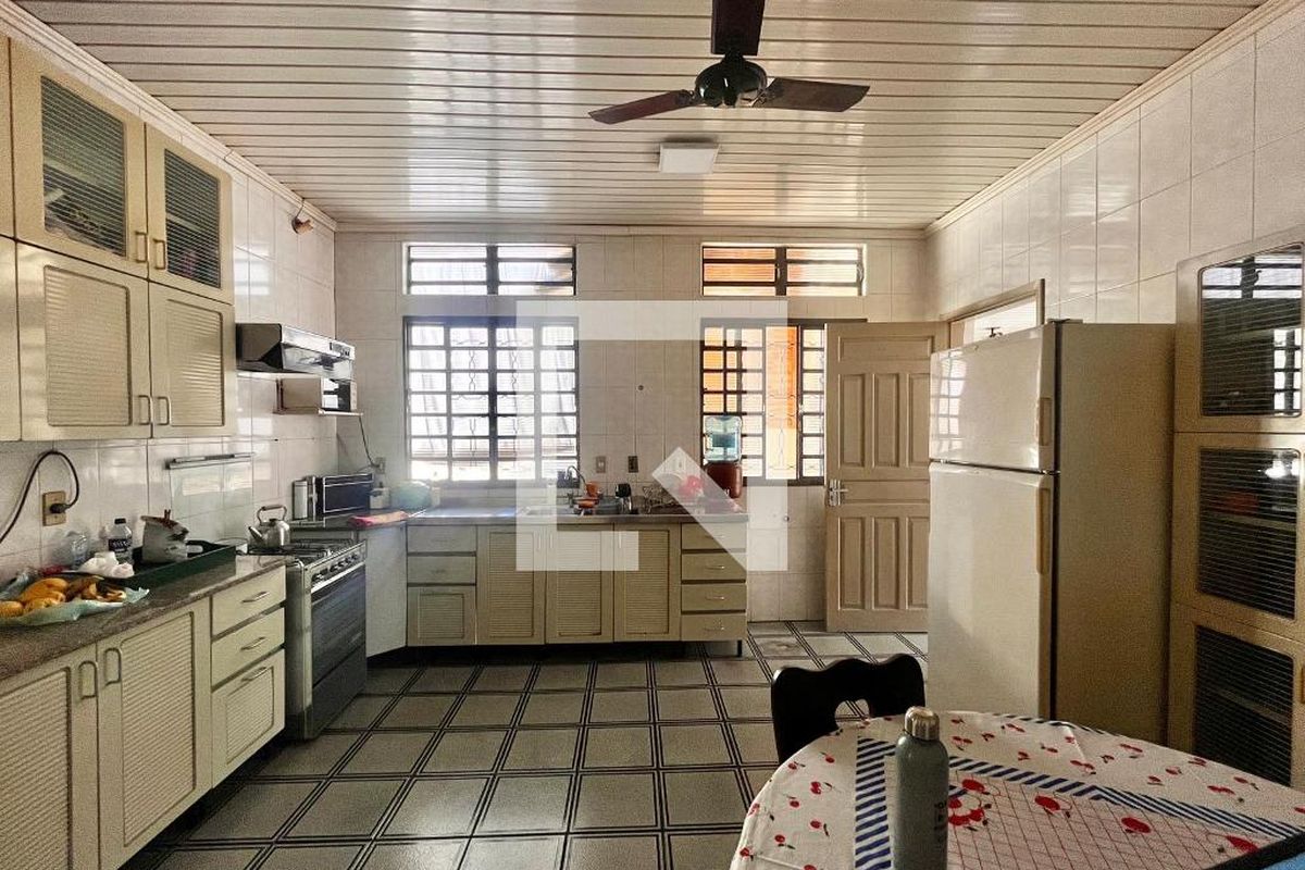 Casa à Venda - Taquaral, 3 Quartos,  141 m2 em , Campinas - sp | SoloBR