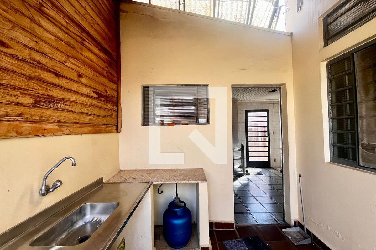 Casa à Venda - Taquaral, 3 Quartos,  141 m2 em , Campinas - sp | SoloBR