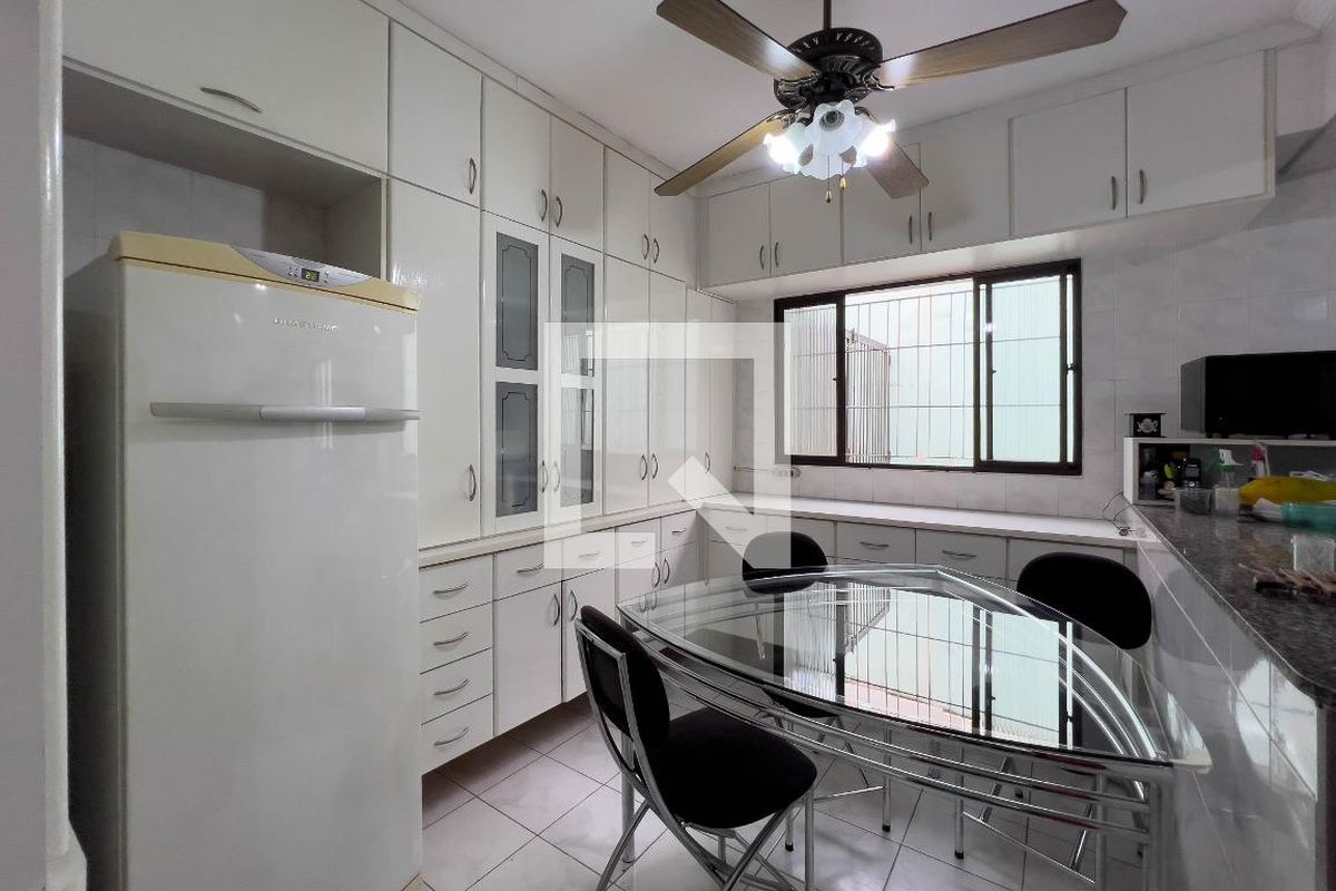 Casa, 3 quartos, 232 m² - Foto 60
